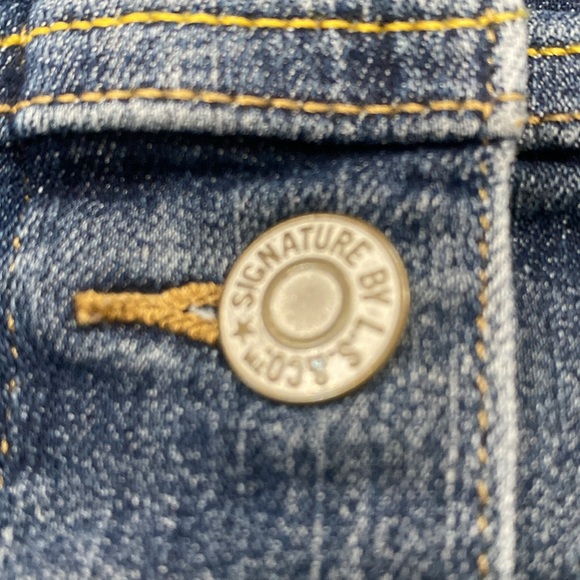 Girls Denim Jean Signature Levi Strauss Basic Truckers Jacket.    SIZE S - Picture 10 of 12